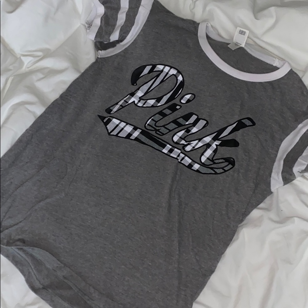 L Gray Campus Tee by PINK